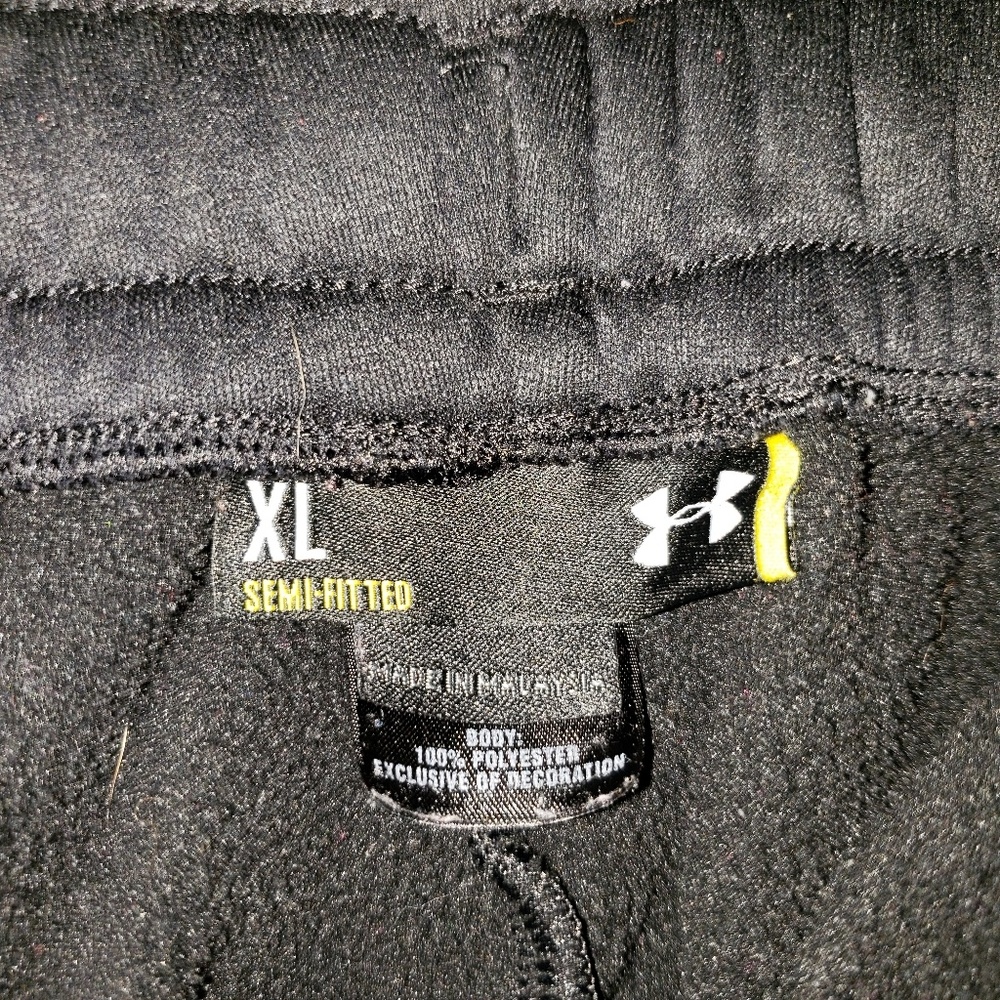 Under Armor pants - Picture 3 of 3